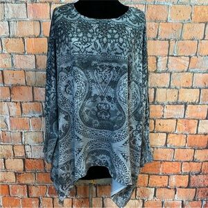 BLEU Embellished Floral Dolman Sleeve Tunic‎